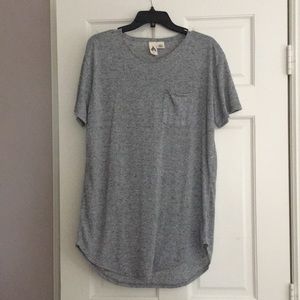 men’s grey long t-shirt
